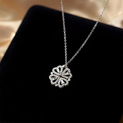 Decorare l'ornamento del collo galvanico della collana da donna attraente
