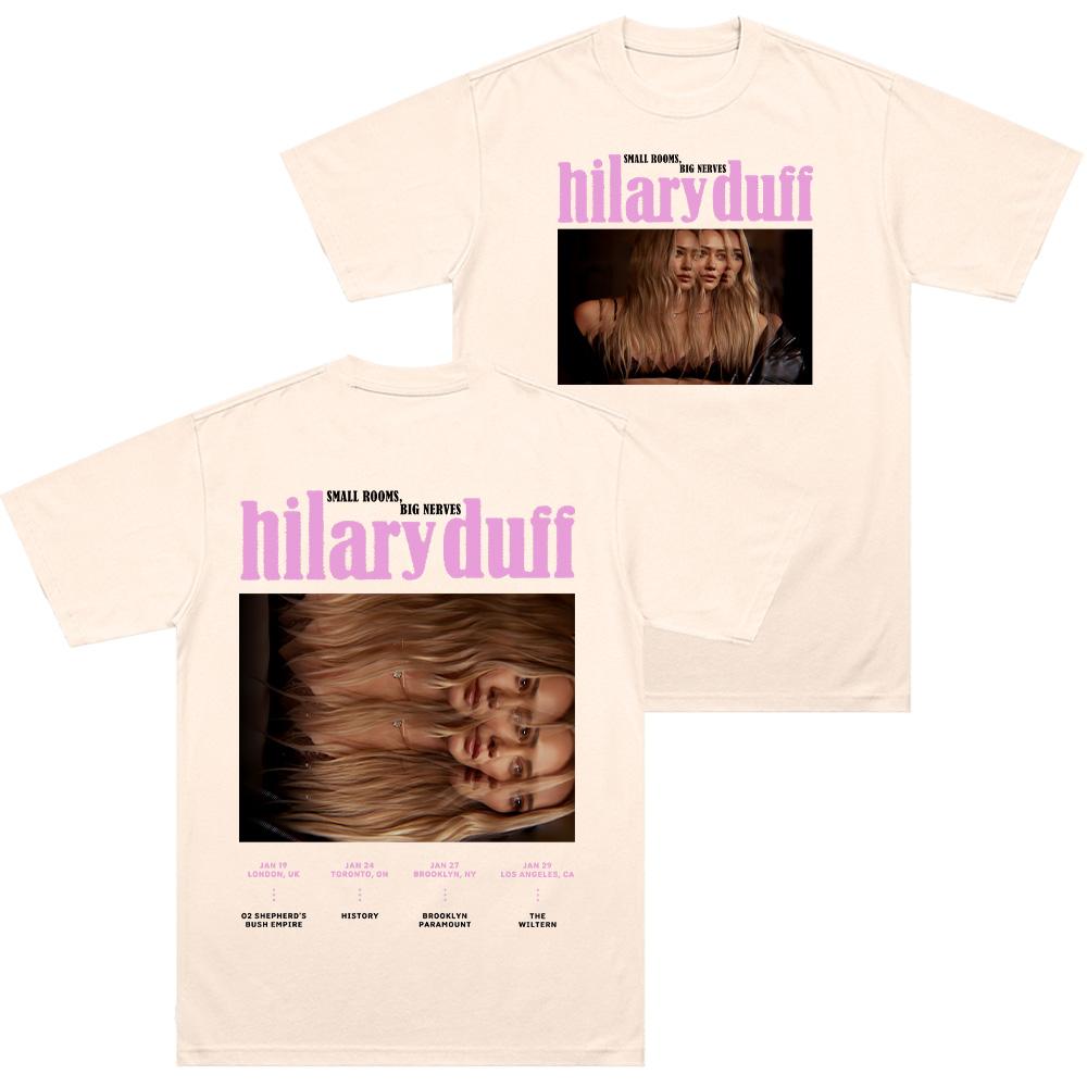 

Хіларі Дафф Футболки з туру SMALL ROOMS,BIG NERVES 2026 100% Бавовна З коротким рукавом Чоловічі та Жіночі Естетичний Комфортний Одяг XS