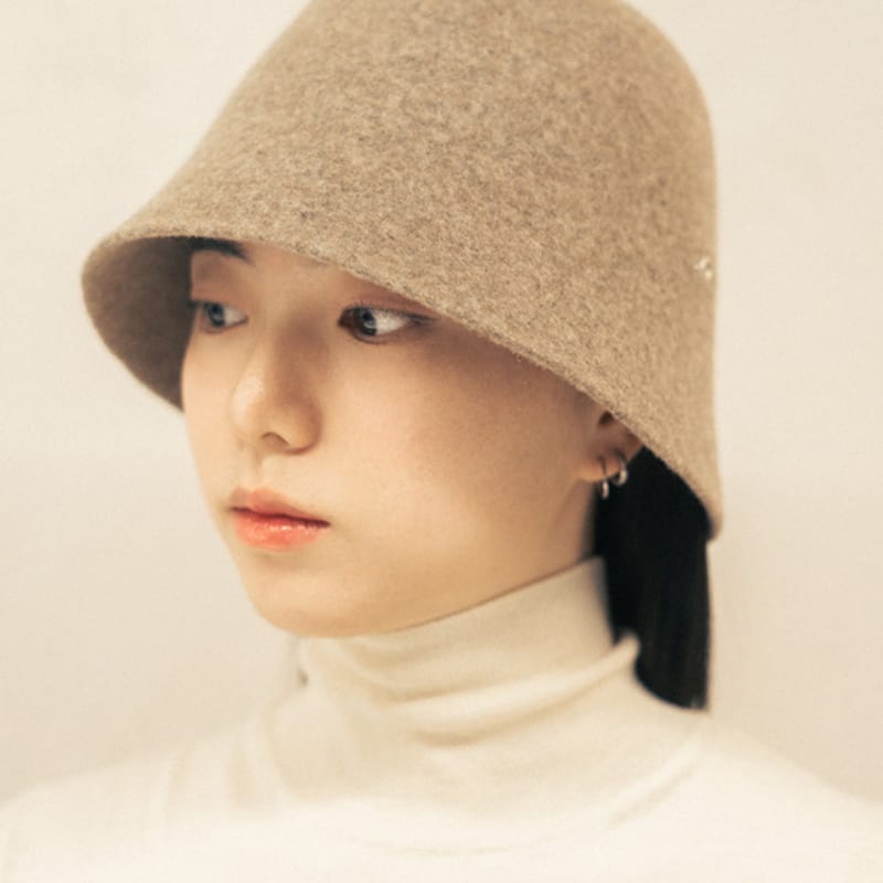 

gounmoja MODERN CLOCHE 4 COLORS DEEP BEIGE