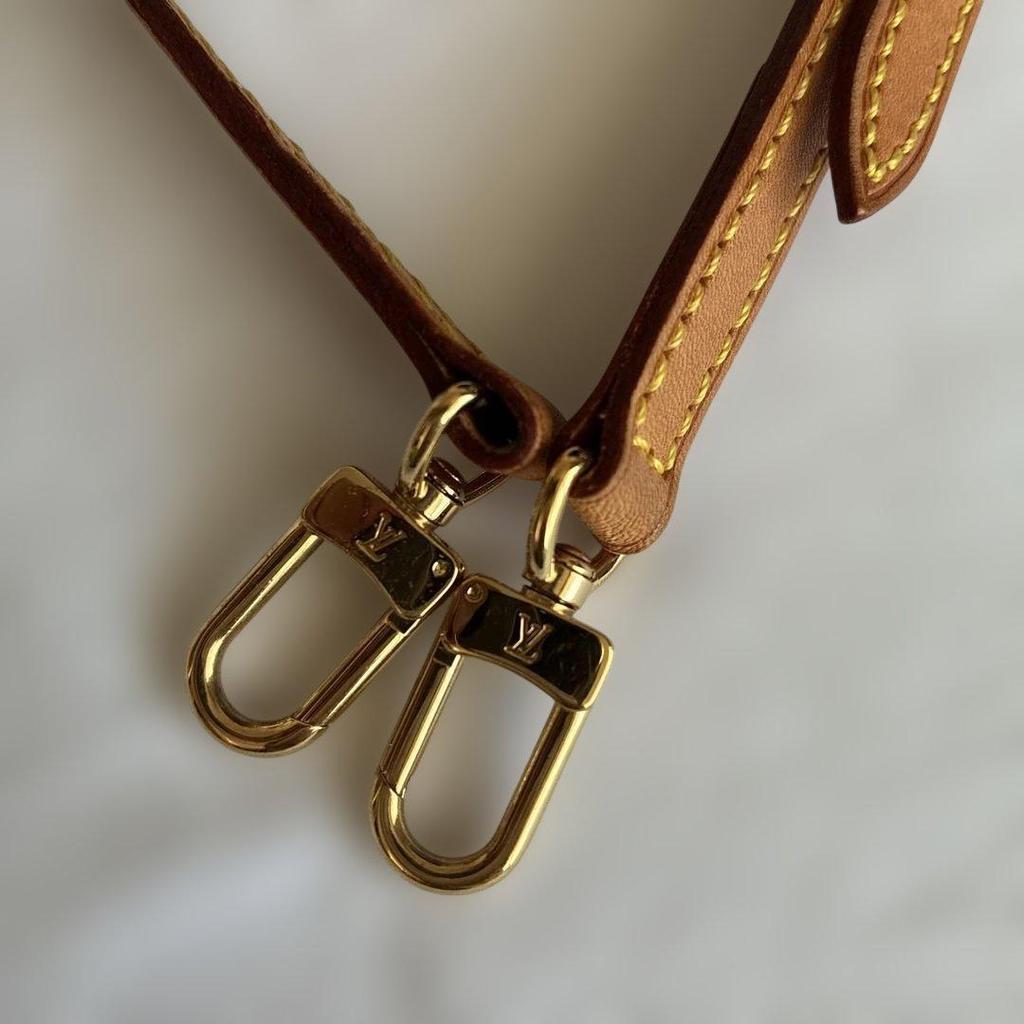 Used Excellent Condition LOUIS VUITTON Leather Strap