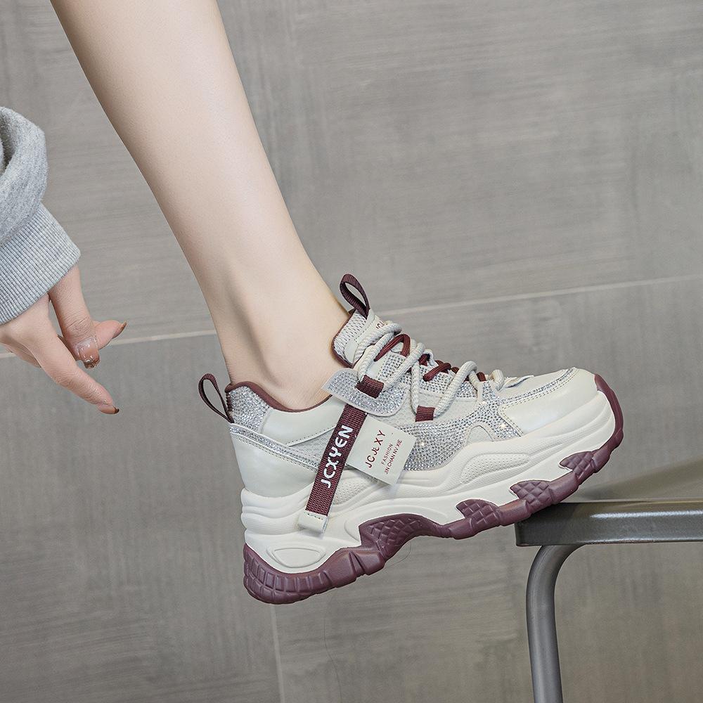 At the beginning of the spring, the new super-fire thick-soled inner height-increasing women's shoes casual sports shoes rhinestone shoes dad shoes