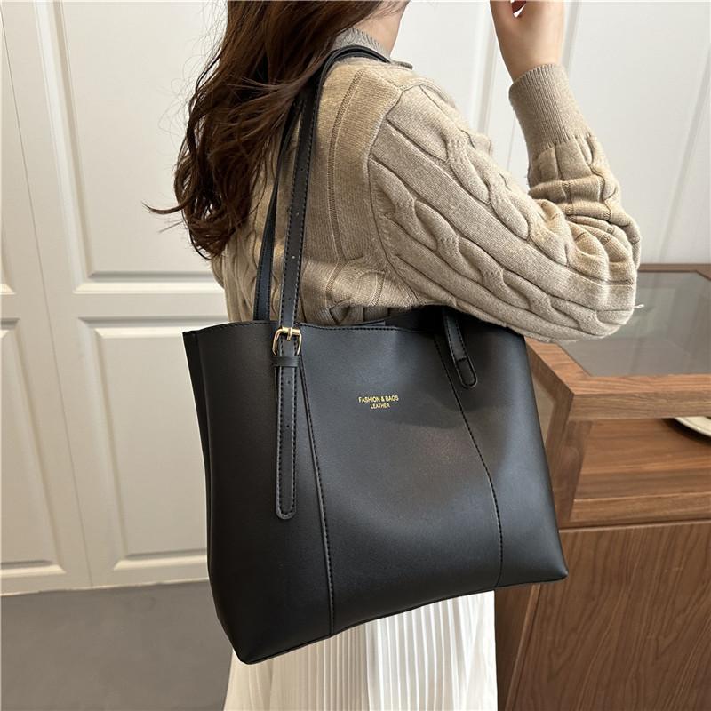 A Stylish, Large-capacity, Retro and Simple Single-shoulder Tote Bag for Women