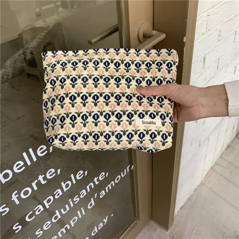 Large Capacity Women's Cosmetic Bag Toiletry Kit Toiletry Bag Organizer Daily Clutch Bag Fashion Retro Floral Makeup Pouch