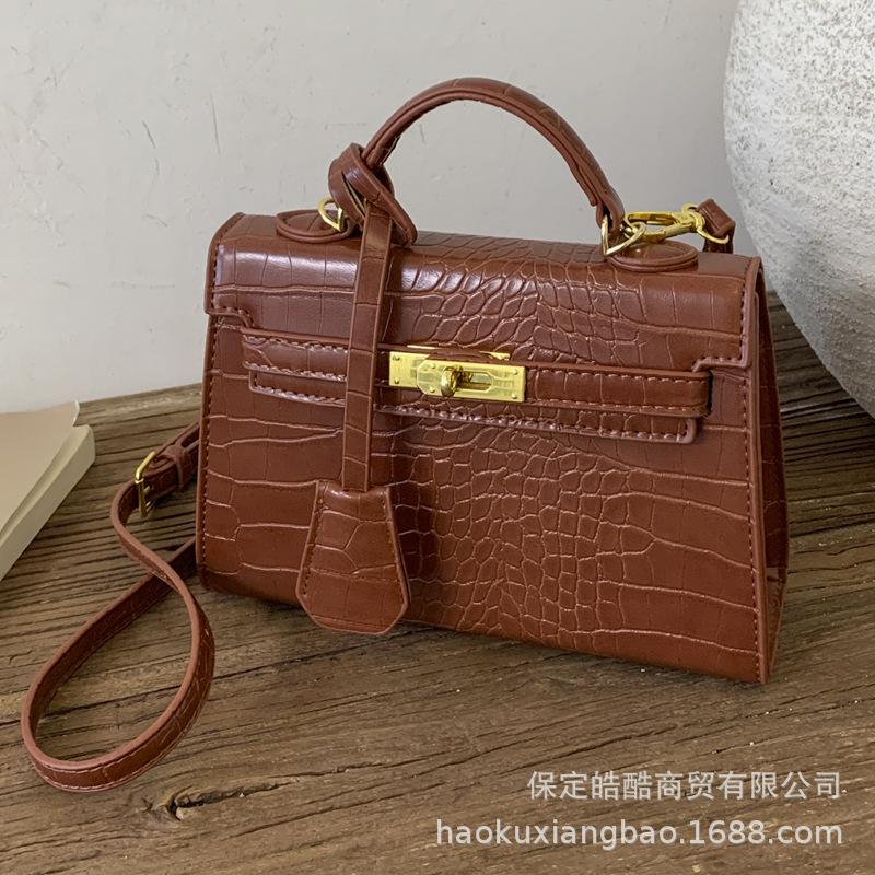 Retro Handbag Bag Women's 2025 New Trendy Autumn and Winter High-end Crocodile Pattern Single Shoulder Messenger Commuter Small Square Bag