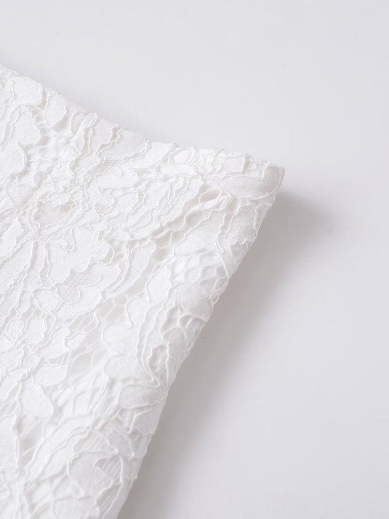 Elegant White Lace Jacquard Skirt - Autumn/Winter Hip-Hugging Style for Women