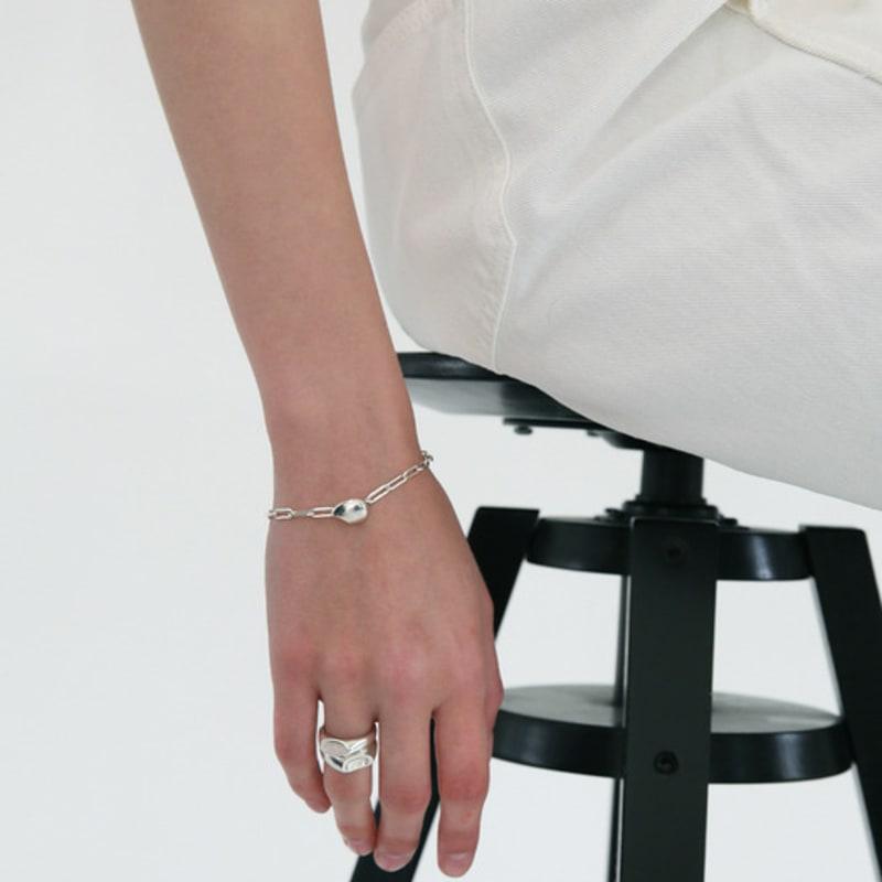 REINDEER MUTE BRACELET 01