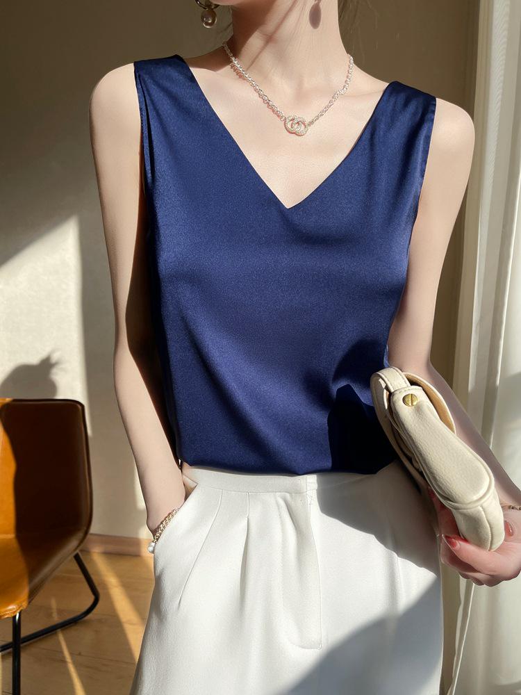 Dámský top camisole ze saténu s výstřihem do V - Bez rukávů, triacetátová základní vrstva na jaro.