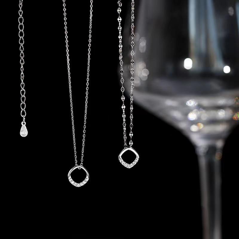 High-end hot-selling new accessories light luxury lip chain rhombus pendant s925 sterling silver necklace women's versatile