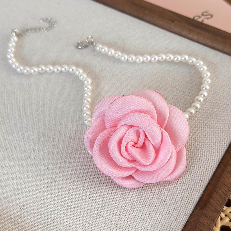 

Французьке ніжне атласне намисто у вигляді камелії у святковому стилі в стилі ретро, ​​мила весна, літо, нове індивідуальне кольє рожевий