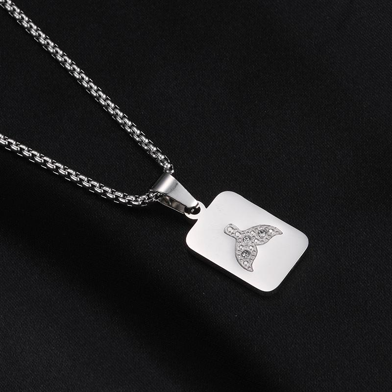 18K Gold Versatile Women's Stainless Steel Square Pendant Necklace - High-End Luxury Accessory