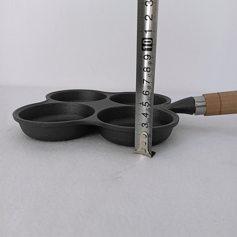 4-Loch Omelettpfanne Omelettpfanne Granitbeschichtung Spiegelei-Pfanne Holzgriff Unterteilte Eier-Omelettpfanne für Zuhause Küche