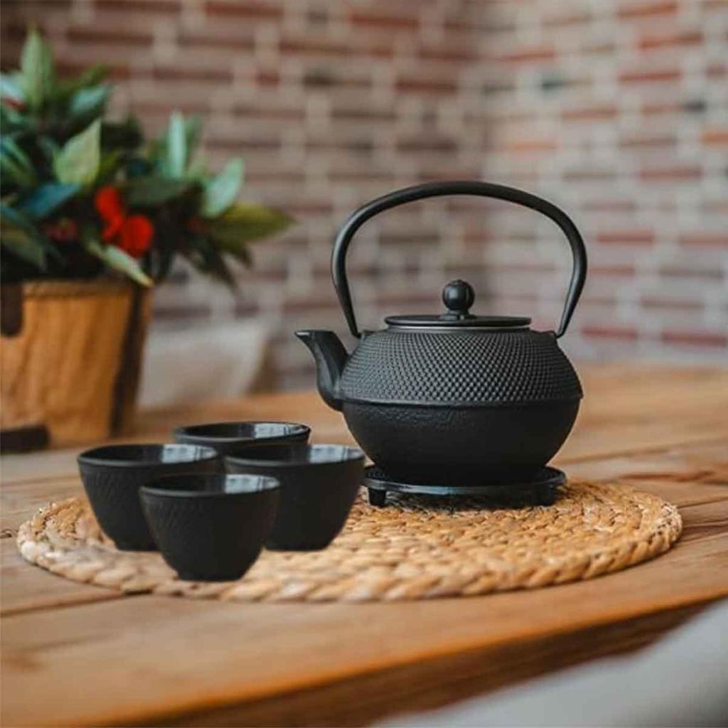 CAST IRON TEA INFUSER POT BLACK 900ml WITH FILTER AND CUPS GIFT