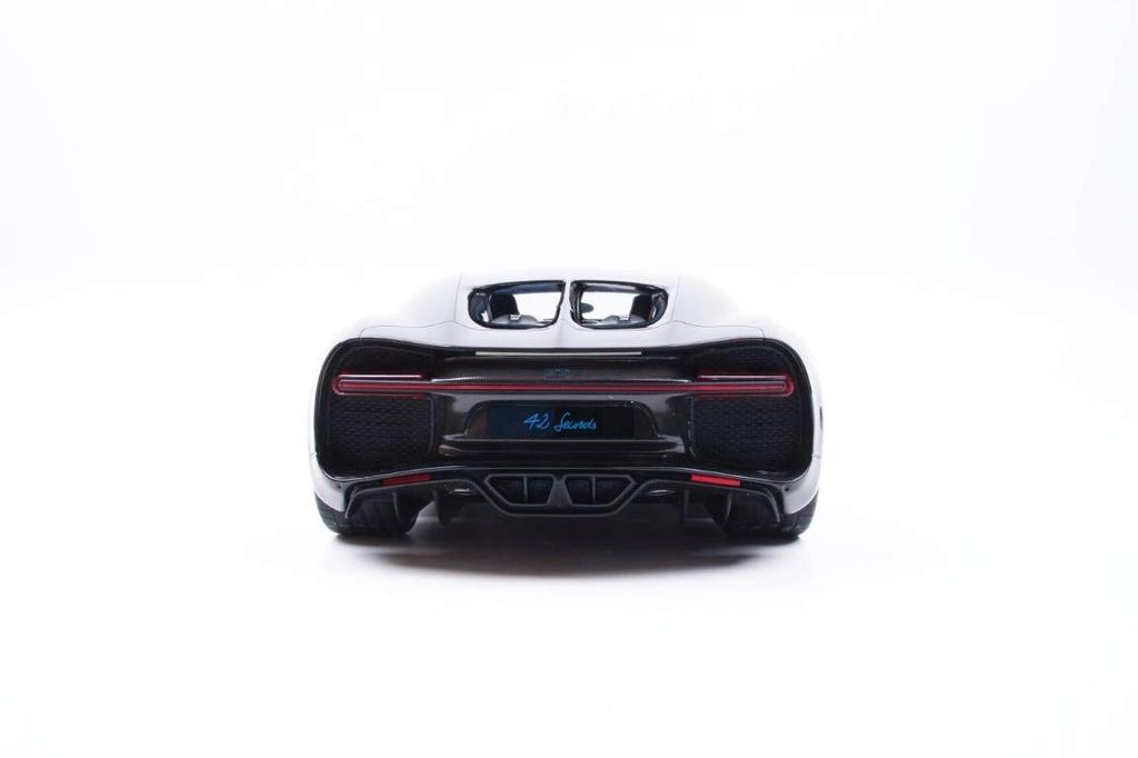 Kyosho KSR 08664 BK Bugatti Chiron 42 Black Limited Edition 300 pieces worldwide