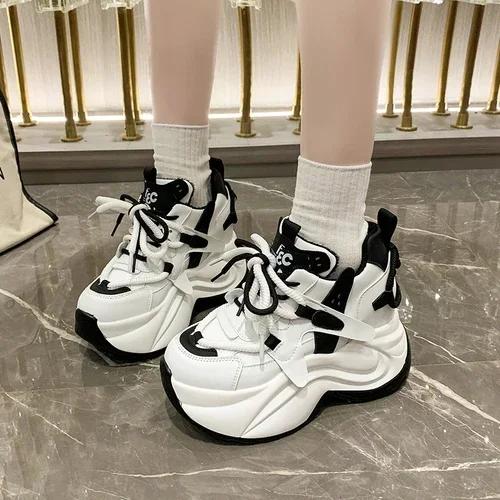 

Модные женские кожаные толстые кроссовки, новые зимние повседневные туфли на высокой платформе, на шнуровке, для папы, женские теплые меховые вулканизированные туфли 7 см 39