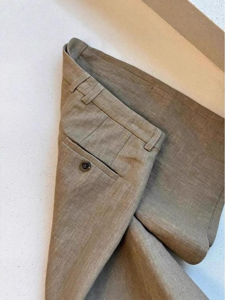 Top-Tier Pick! Stylish Khaki Linen High-Waisted Shorts: Casual, High-Quality, and Leg-Lengthening in Old Money Style.