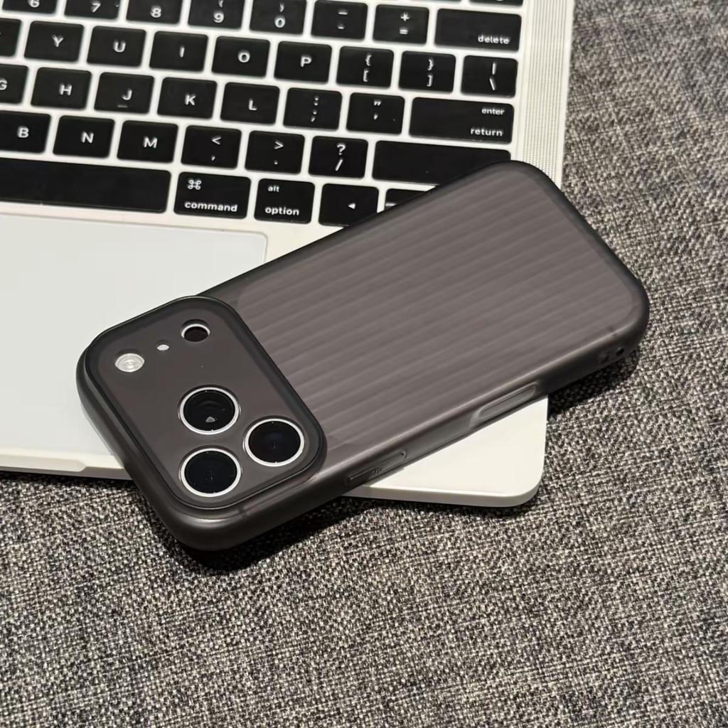 Skin feeling changes in seconds 17 Corrugated soft shell is suitable for Apple 16/15Pro mobile phone case IP14/13/12 matte 11 men and women