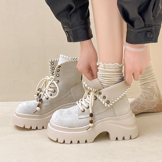 Solid color simple high-end breathable commuter fashion boots women's 2025 autumn and winter new French European and American locomotive Martin boots