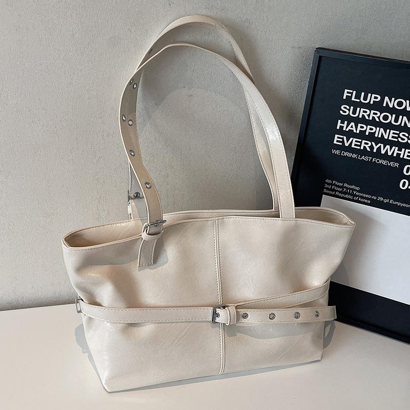 Spring and summer hot sale Korean college style simple oil wax pitot bag commuting versatile high quality versatile shoulder women's bag