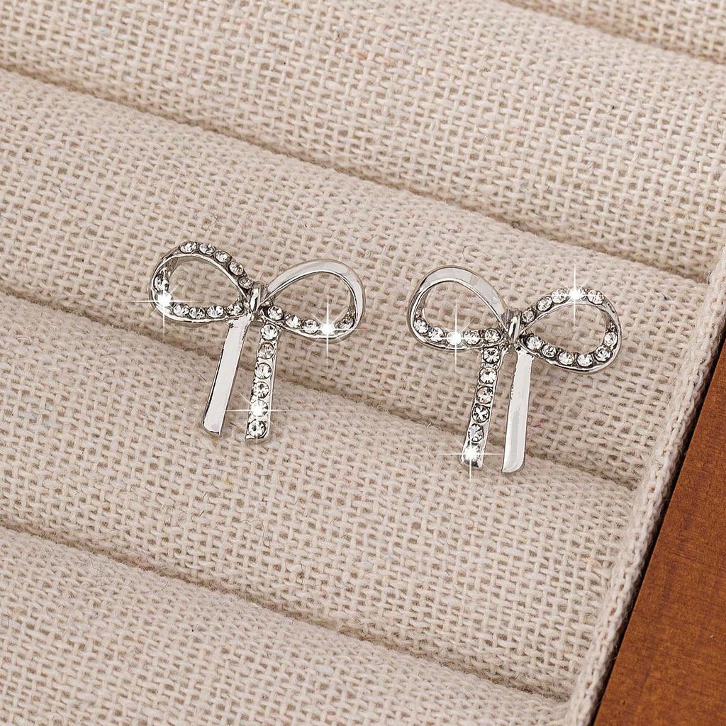 A Pair of Women's Fashionable Earrings, Simple and Elegant Zinc Alloy Earrings with Rhinestone Bowknots, Suitable for Daily Wear and Gift-Giving