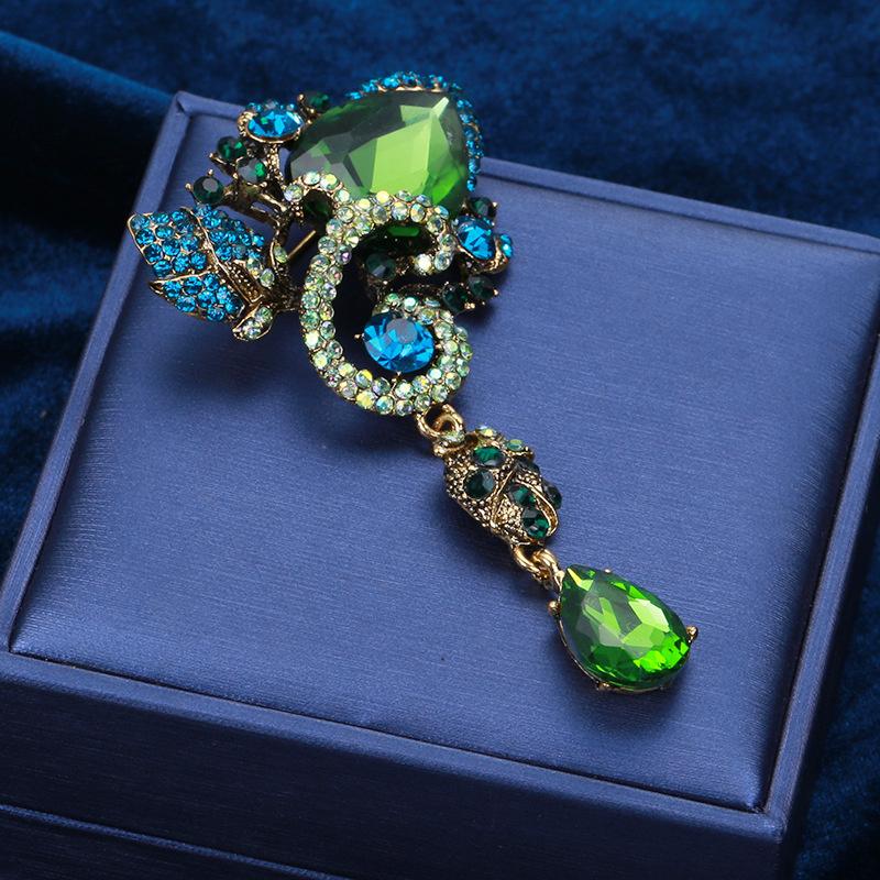 Water Drop Brooch Rhinestone Crystal Women 'S Sweater Coat Accessories Corsage Jewel Coat Fixing Pin