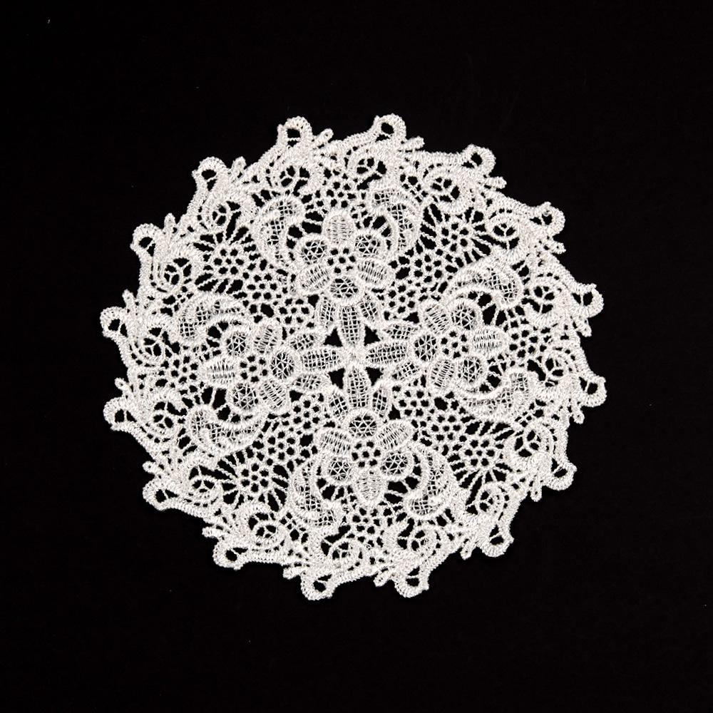 

Набор этнических вышитых подставок и салфеток с кружевной отделкой Diameter 14cm