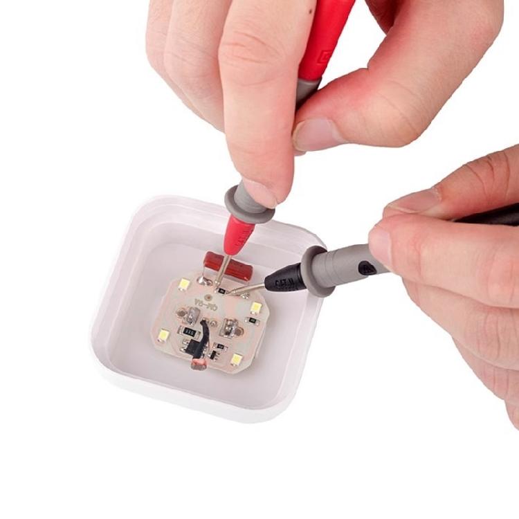 Flexible Multimeter Testing Cords with Textured Handles, 4 mm Banana Terminal Ends and Mixed Contact Pieces for Electrical Service Tasks