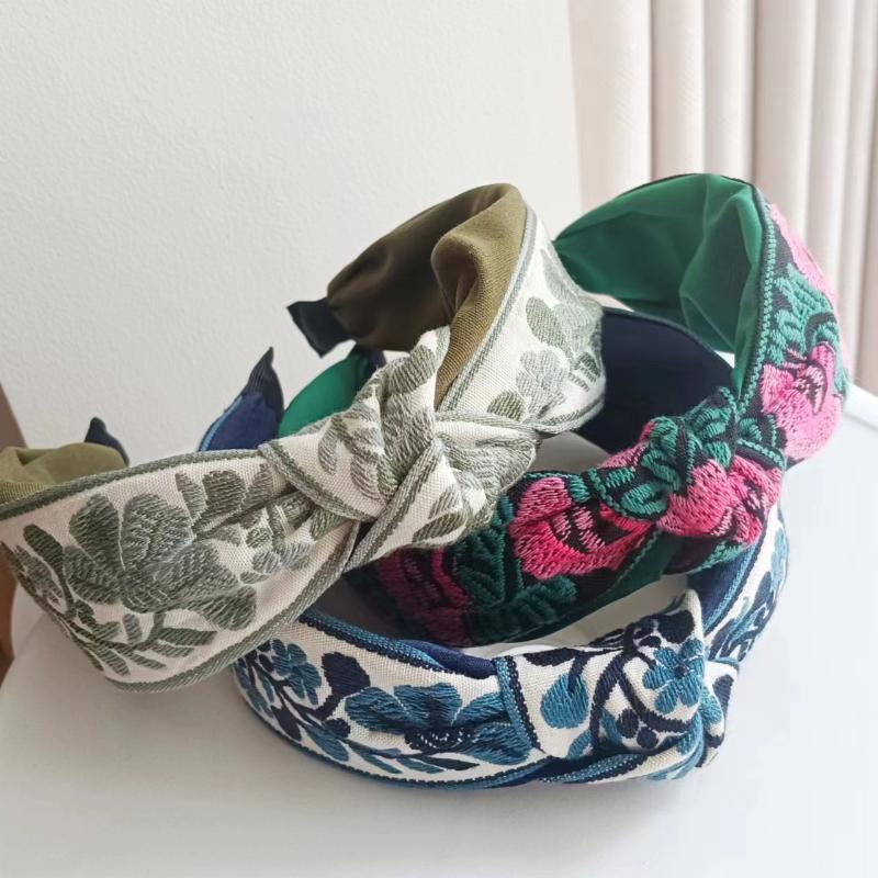 Bohemian Embroidered Headband Ethnic Floral Wide Band For Women Elegant Hair Accessory With Simple Design