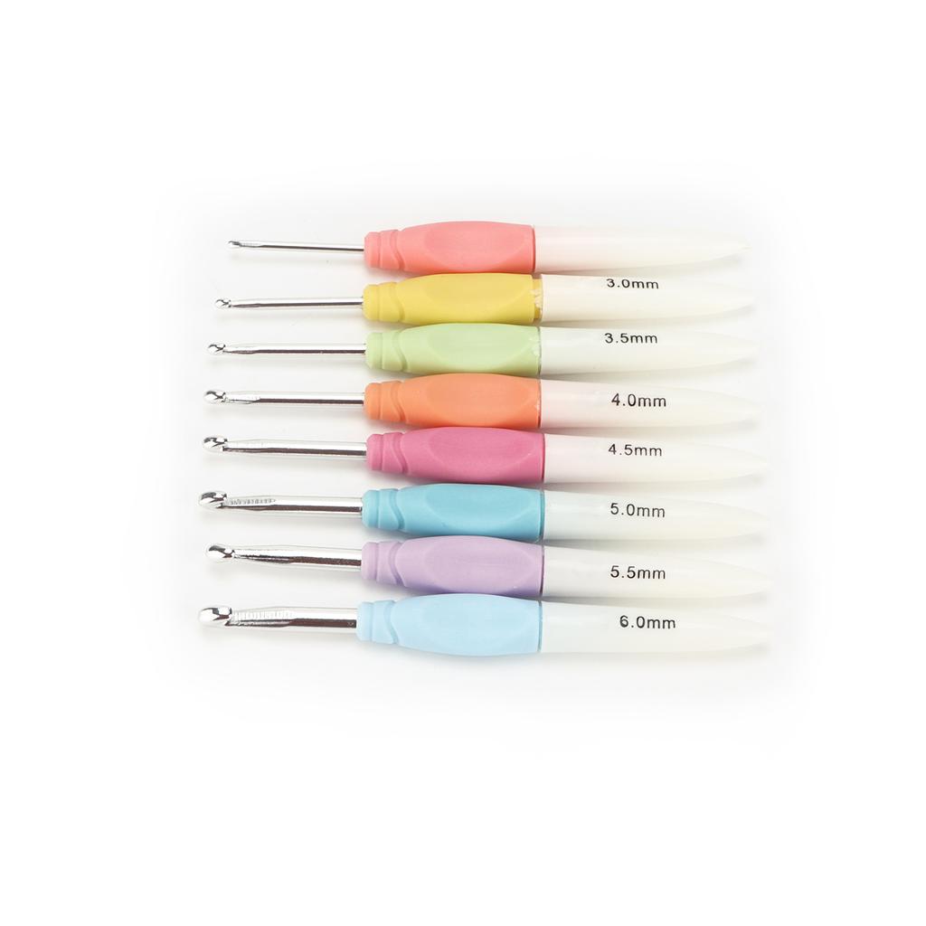 Crochet Hooks 8 Pcs Soft NonSlip Good Grip with Hood Knitting Needles Set for Weaving Home Use