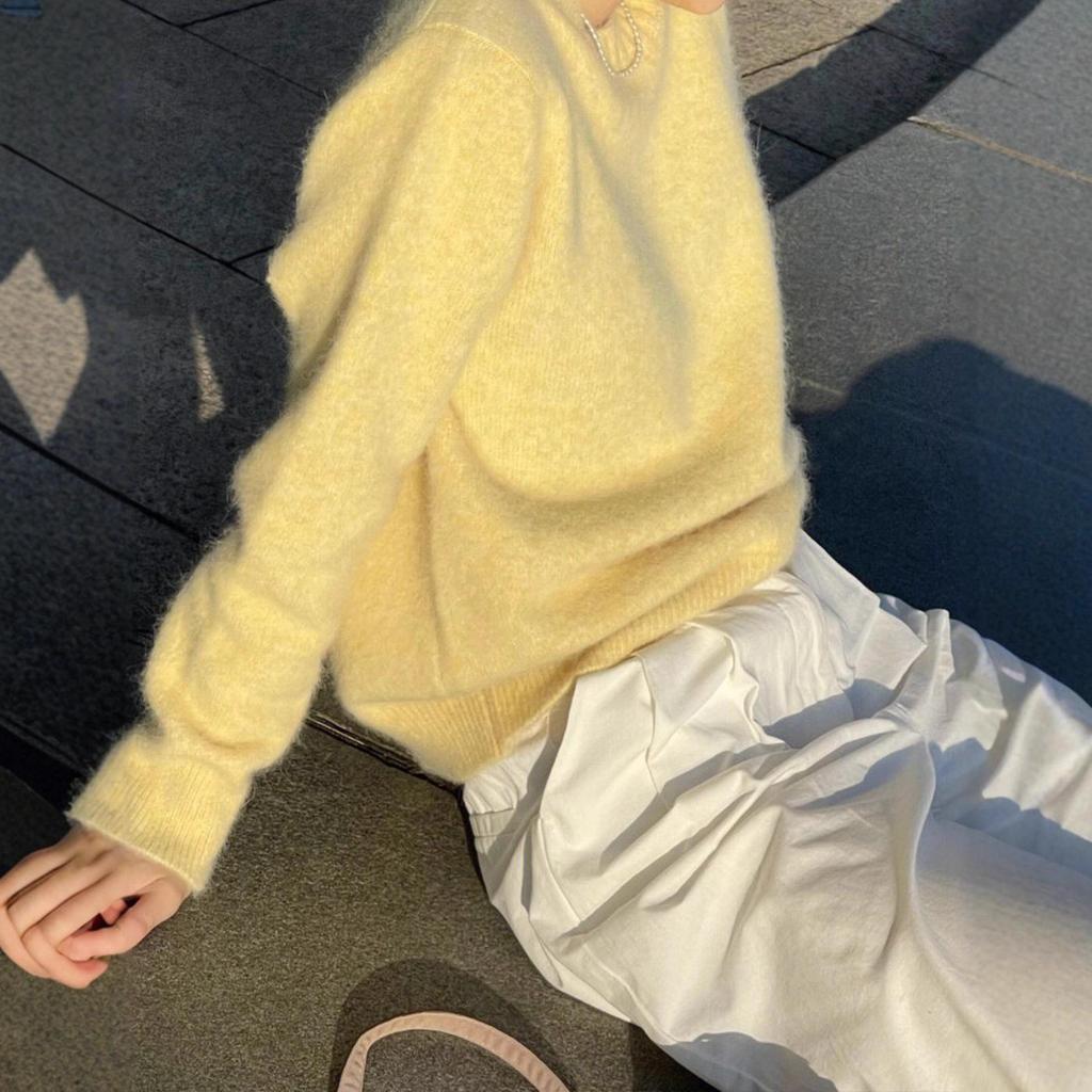 Cream Yellow Round-Neck Women's Sweater, Autumn/Winter, Soft Mianyang Wool, Stylish Milk-Tone Knit Base Shirt