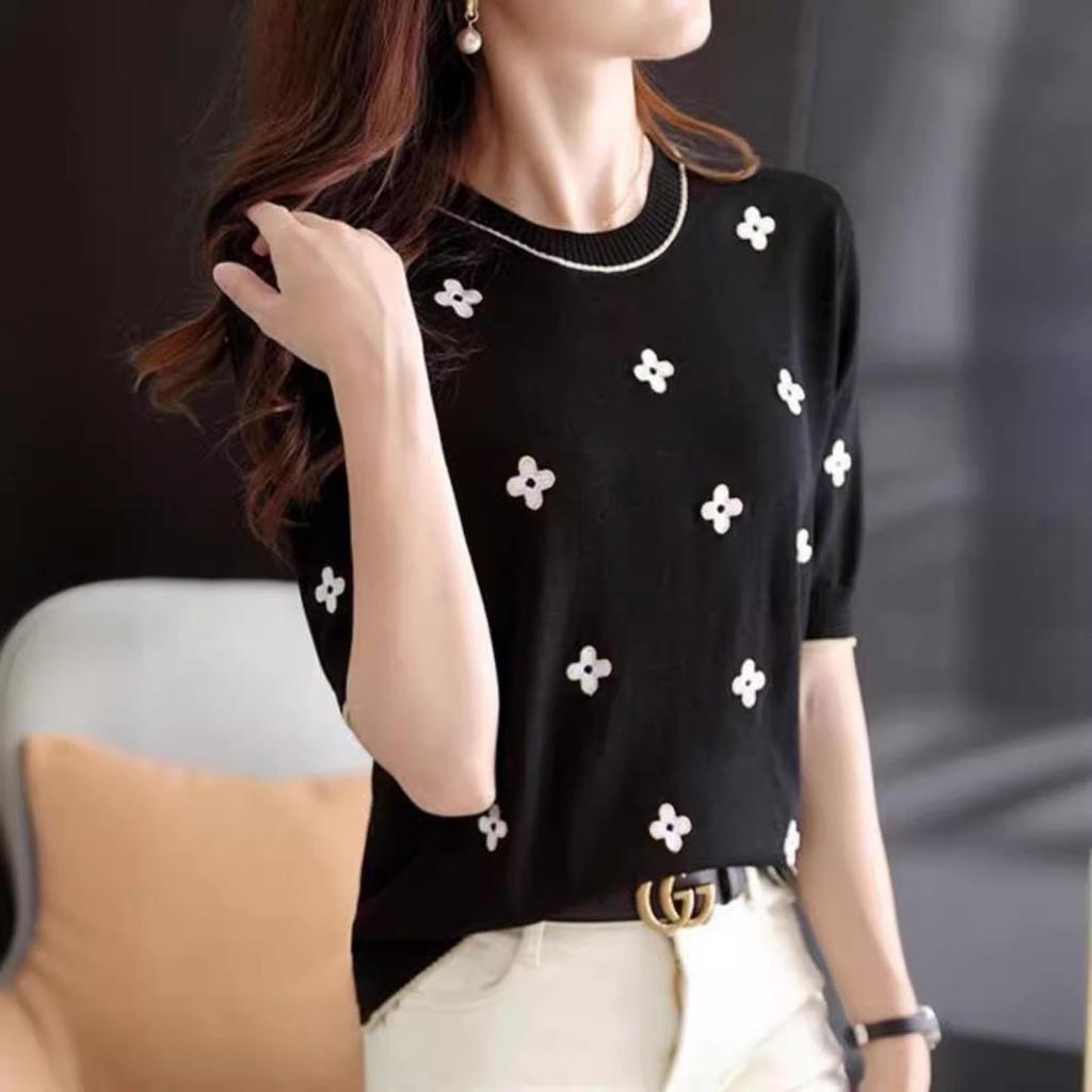 2024 Nouveau Style Femme Top Tricoté en Soie Glacée Brodé Trèfle à Quatre Feuilles Col Rond