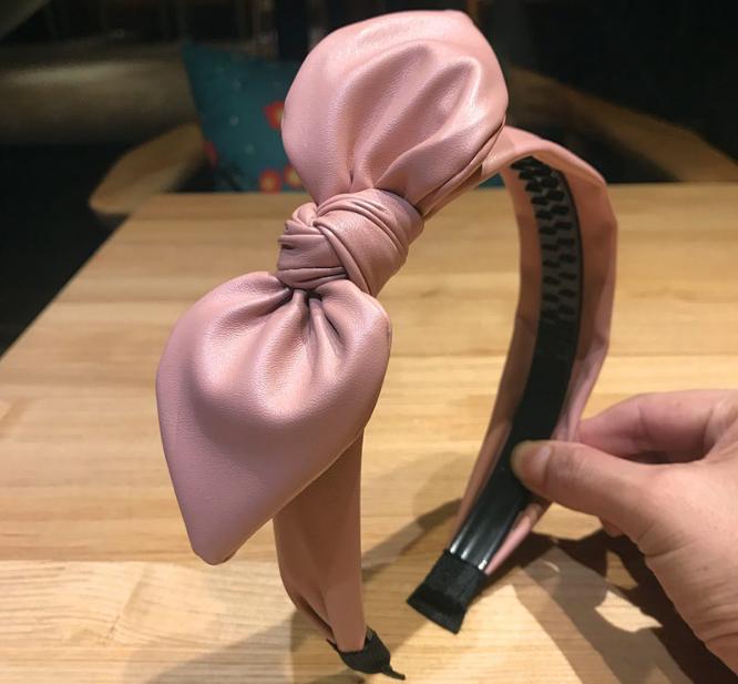 

Повязка на голову с кроличьими ушками, завязанная узлом, с зубчиками, не скользит, женский головной убор, однотонная, из ПУ-кожи, с бантом, повязка для волос, взрослая, обруч для волос с бантом