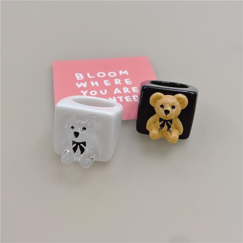 Korean Retro Cute Bear Resin Pinky Ring - Small Animal Design, Childlike Finger Ring for Women