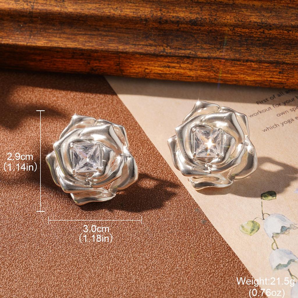 Vintage Flower Pearl Stud Earrings High-end Painted Love Fashion Niche Design Silver Needle Court Earrings