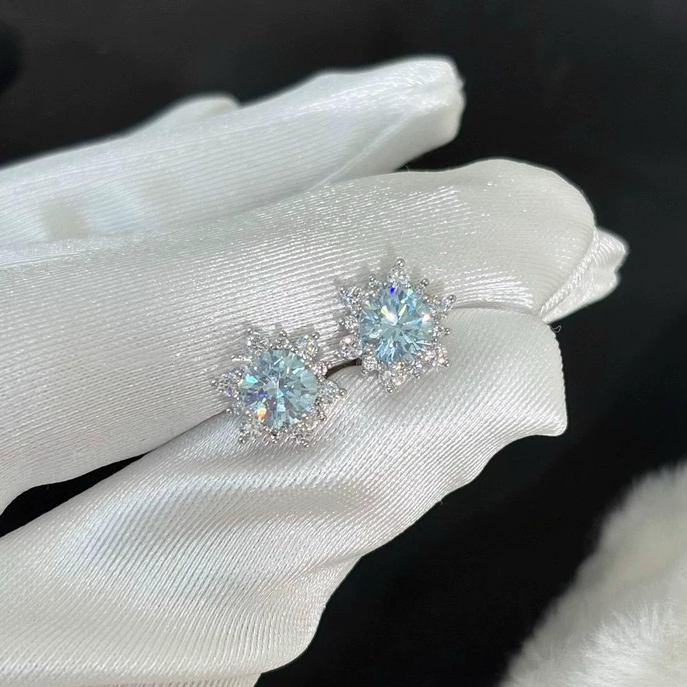 

Romantic Sparkling Zircon Snowflakes Stud Earrings for Women Girls Sweet Cute Elegant Earrings Daily Wearing Jewelry Accessories