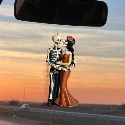 Halloween Skeleton Couple Car Pendant 2D Acrylic Rearview Mirror Hanging Decor Backpacks Charm Glow-in-Dark Keychain Parties Decoration