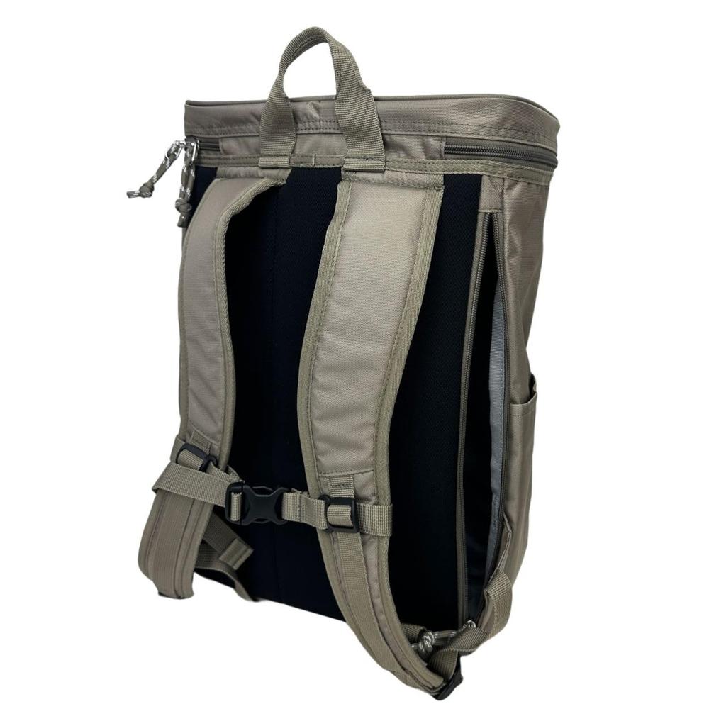 18L square backpack black [Columbia]