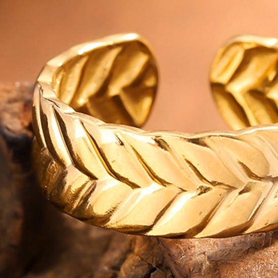 Thumb Ring Retro Leaf Shape Adjustable Opening Design Finger Ring Anti-Oxidation Stainless Steel Finger Band
