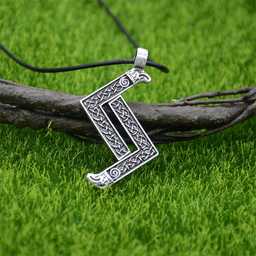 Viking Wolf Amulet Runen Rune Fehu Noorse Talisman Ketting voor Mannen met Ierse Knopen Gotische Sieraden