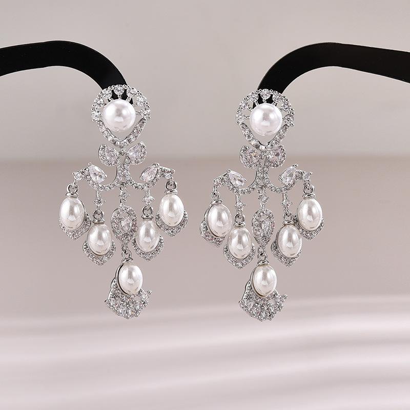 

Серьги с микроинкрустацией цирконием, модные французские ретро-серьги в форме капли воды, роскошные легкие серьги, высококачественные серьги. белый