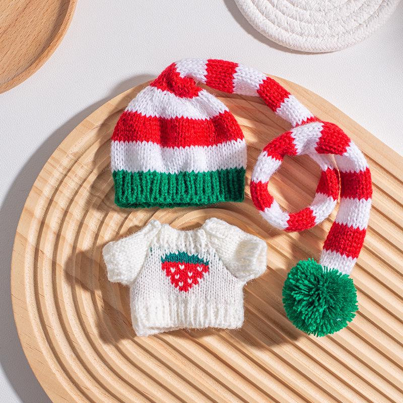 Labubu Christmas Sweater & Accessories Set for All Generations Keychain
