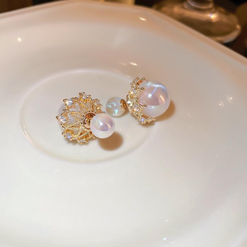 Elegant French Retro Floral Pearl Earrings - Geometric, Versatile, High-End Design for Women