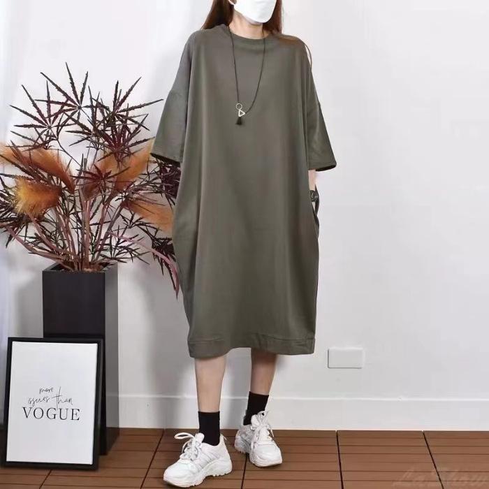 

Long knee casual half-sleeved dress summer loose Korean version large version T-shirt women s short sleeves one size темно-зелений колір