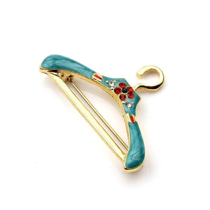 Clothes Brooch Creative Hanger Sewing Machine Design Brooches Enamel Brooch Fashion Jewelry Badges Pendants Suit Collar Pin Bags