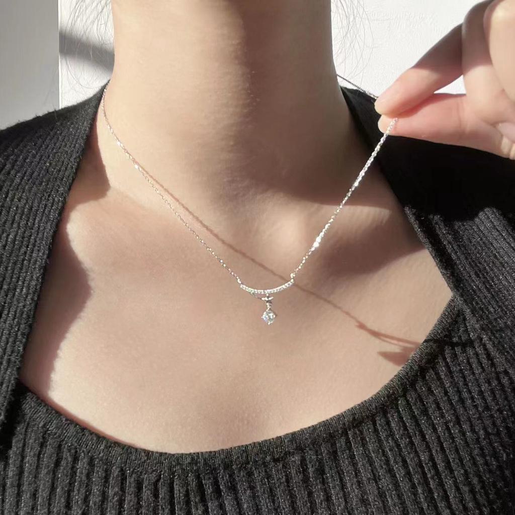 Naszyjnik Uśmiech Gwiazdki dla Kobiet Lekki Luksus Niszowy Design Moda Styl Ins Wykwintny Łańcuszek na Obojczyk Modny