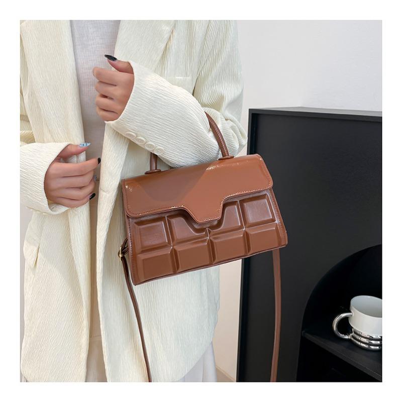 

Premium temperament tote bag pressed shell handbag women s bag new bag shoulder messenger bag коричневый