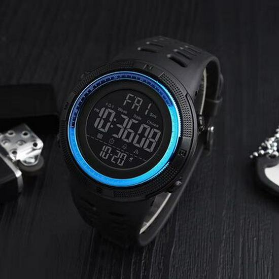 Men's Multifunctional Waterproof Luminous Sports Watch with Large Dial and Black Screen