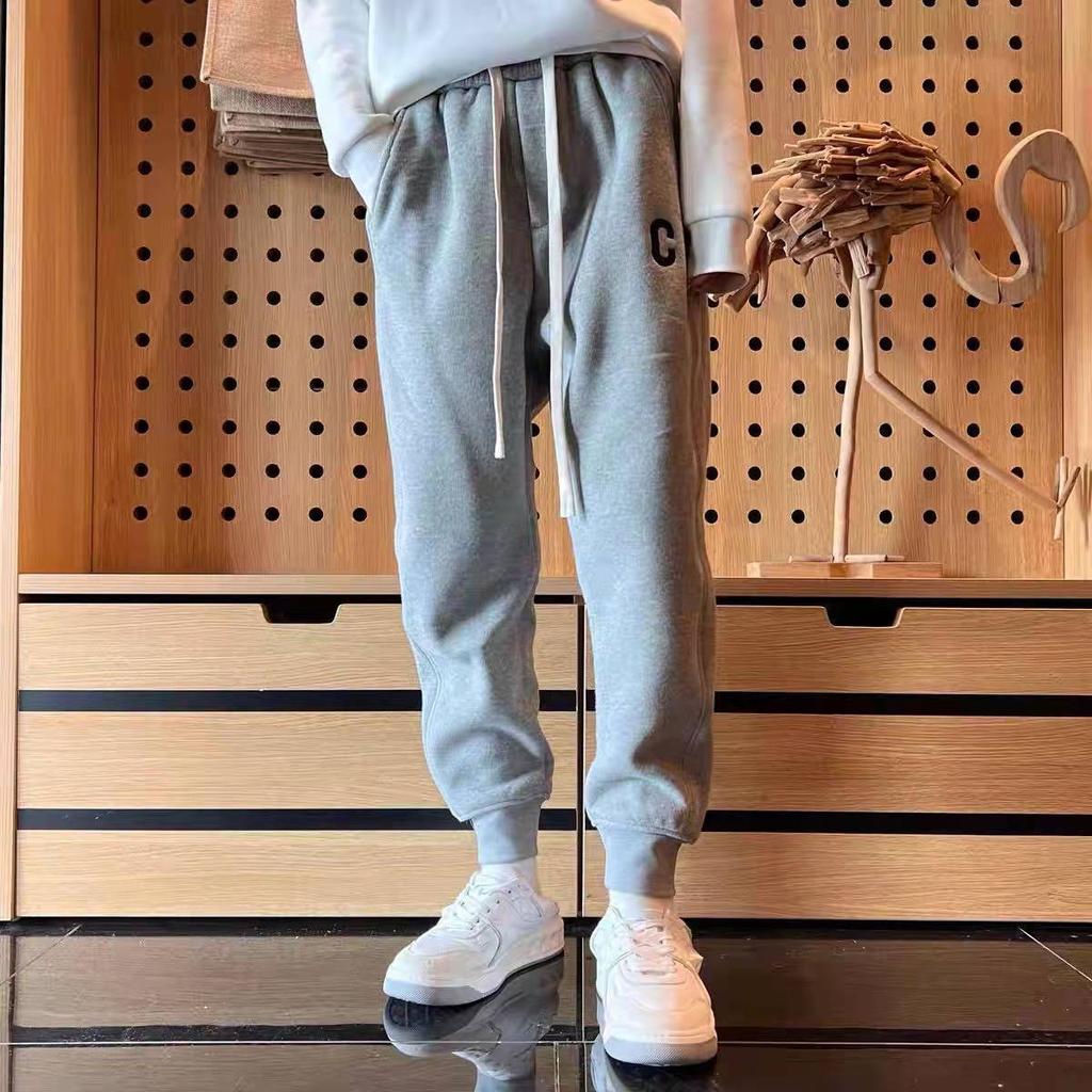 Dick bestickte lässige Sweatpants sind schlicht, vielseitig, bequem und für Männer und Frauen geeignet.