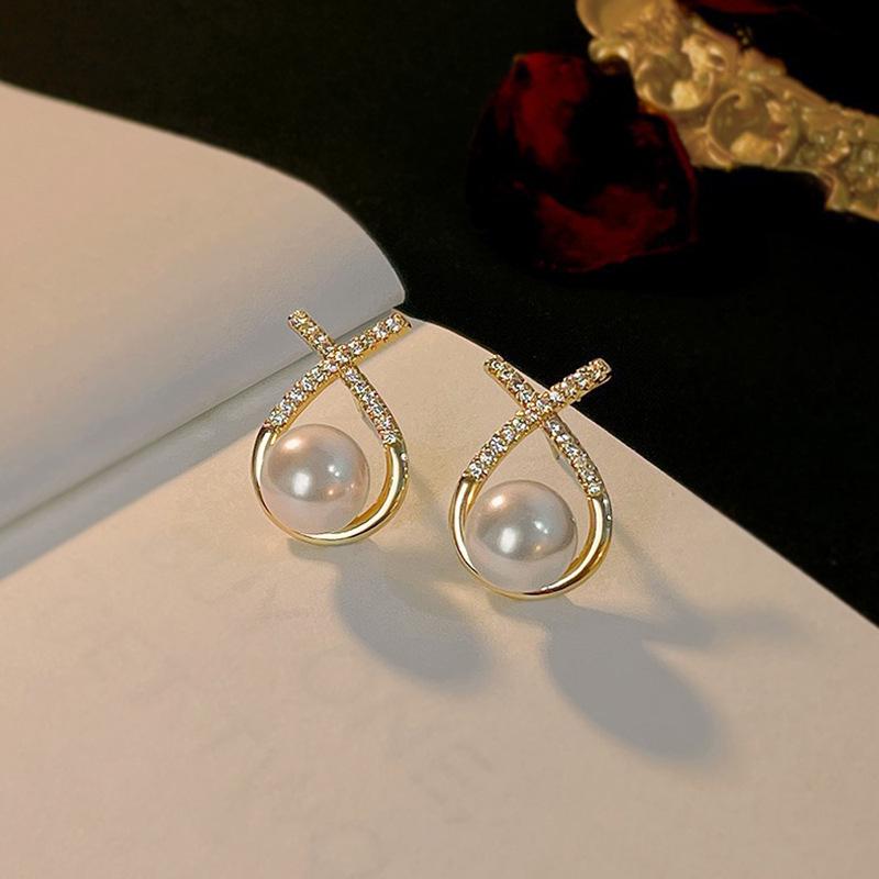 2023 High-End Pearl Stud Earrings: S925 Silver Needle, Elegant & Trendy for Women