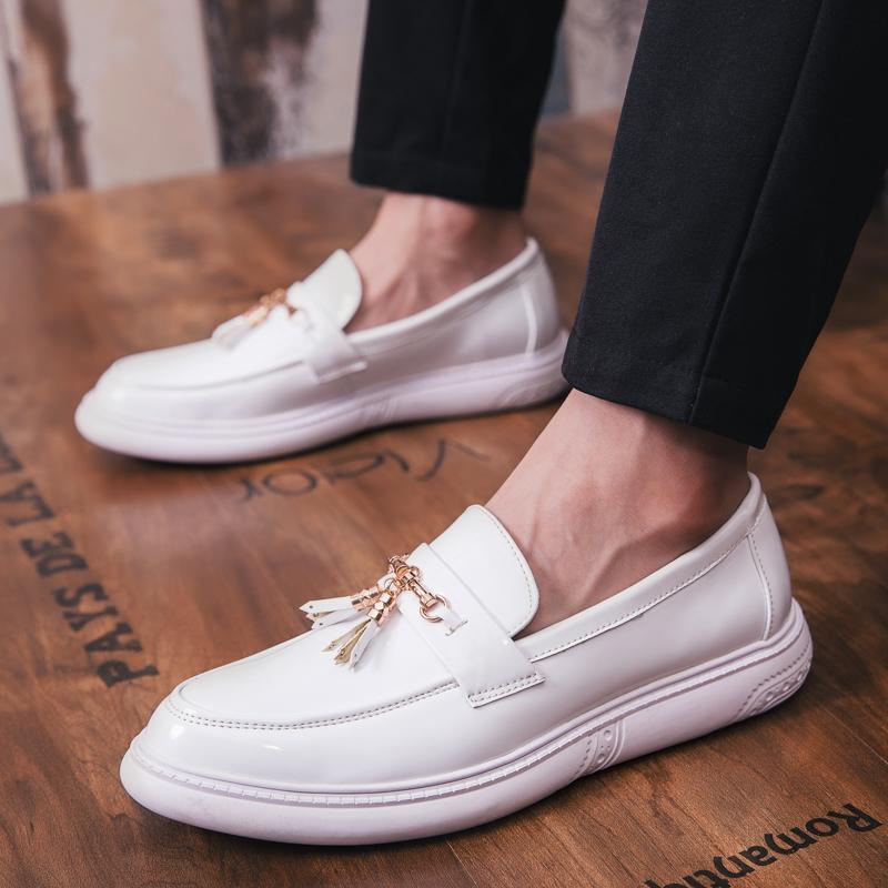 Scarpe Eleganti Nere Lucide Scarpe da Uomo Mocassini Casual Marca Italiana Scarpe di Moda in Pelle da Uomo Scarpe di Alta Qualità in Pelle Verniciata da Uomo