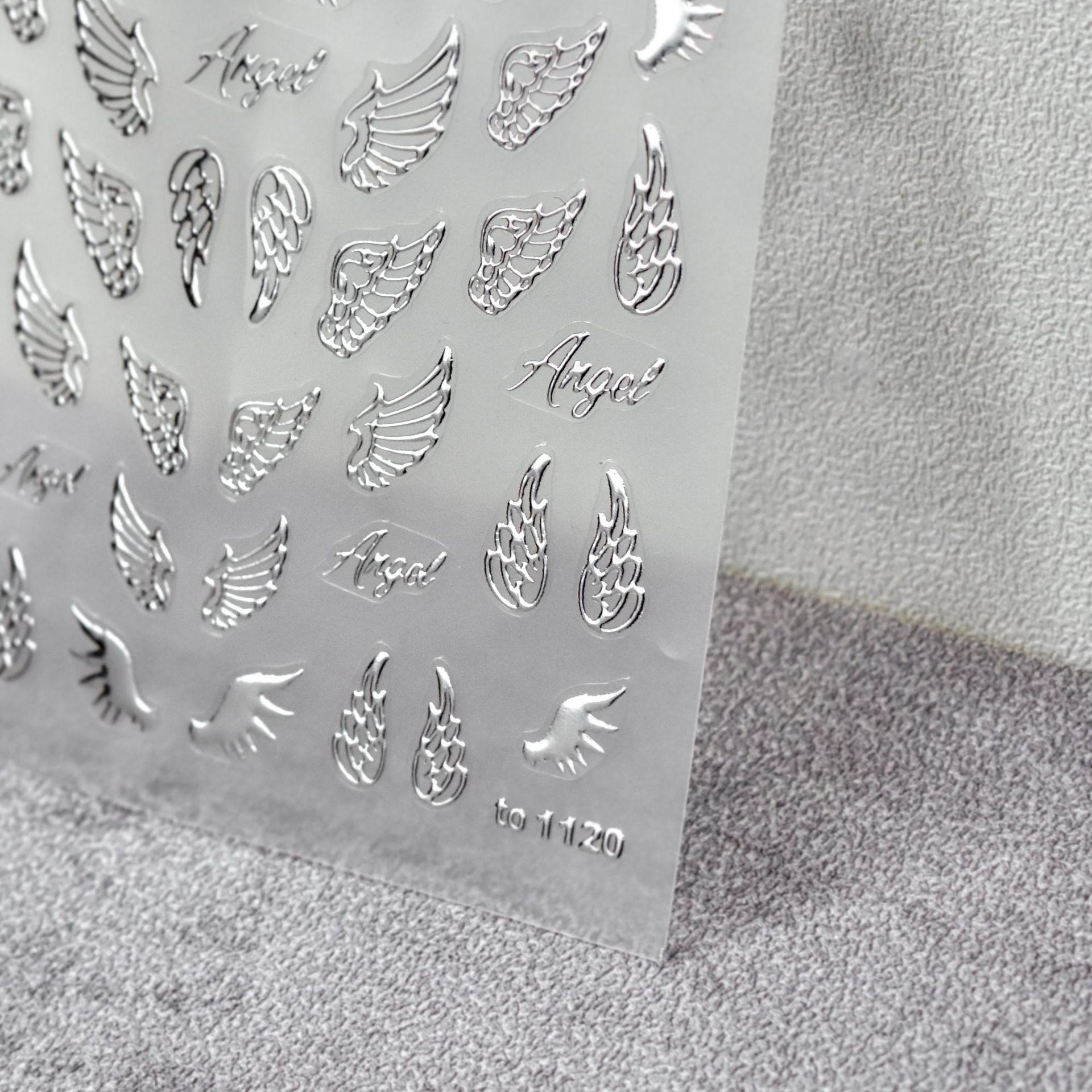 Рельефные крылья для ногтей — фото 8